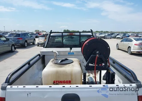 2001 Ford F-250 Xl/Xlt z USA, uszkodzony, nr VIN 1FTNF20L81EB33121